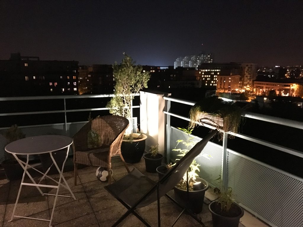 TERRASSE PANORAMIQUE AUX PORTES DE PARIS – Éclairer son jardin – Jardins de  Nuit