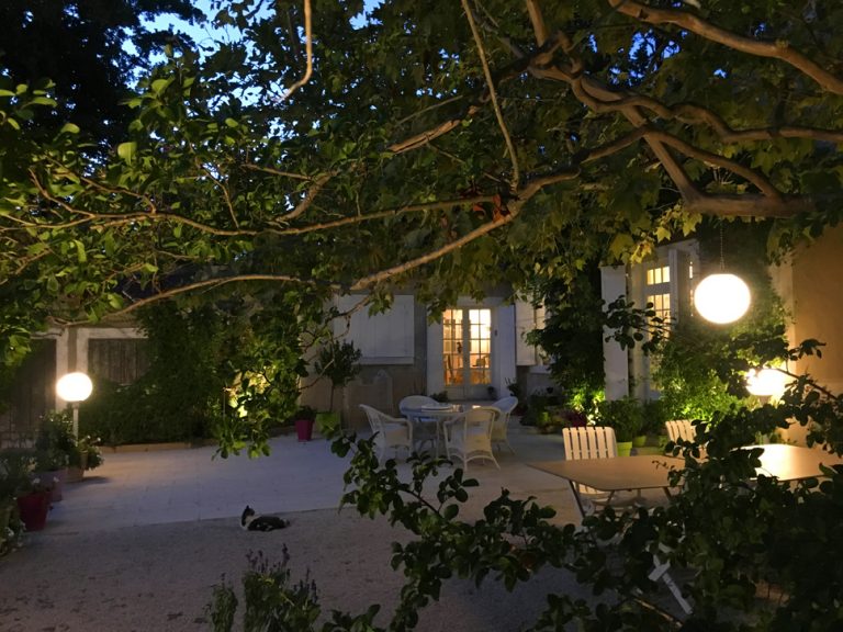 eclairage extérieur mise en lumiere jardins de nuit salon de provence aix en provence