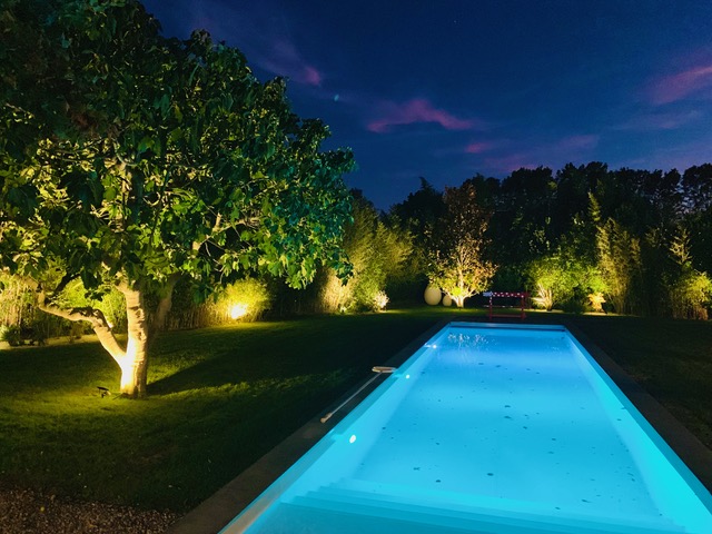 MISE EN LUMIÈRE D'UNE VILLA D'ARCHITECTE A MARSEILLE – Éclairer son jardin  – Jardins de Nuit