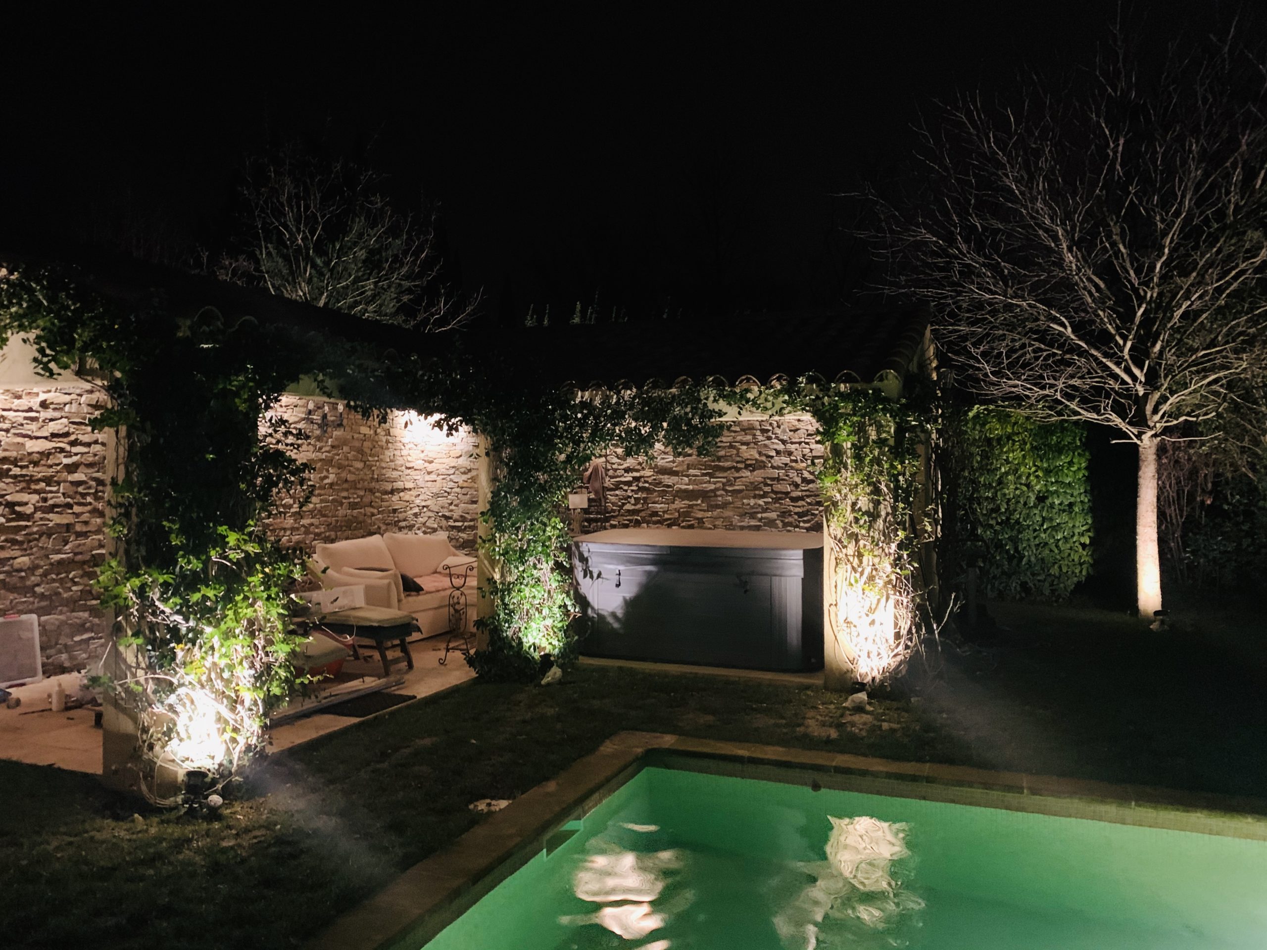 MISE EN LUMIÈRE D'UNE VILLA D'ARCHITECTE A MARSEILLE – Éclairer son jardin  – Jardins de Nuit